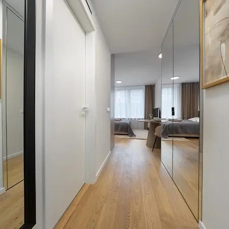Luxury Vydrica, Castle & Danube, Prime Old Town Apartman